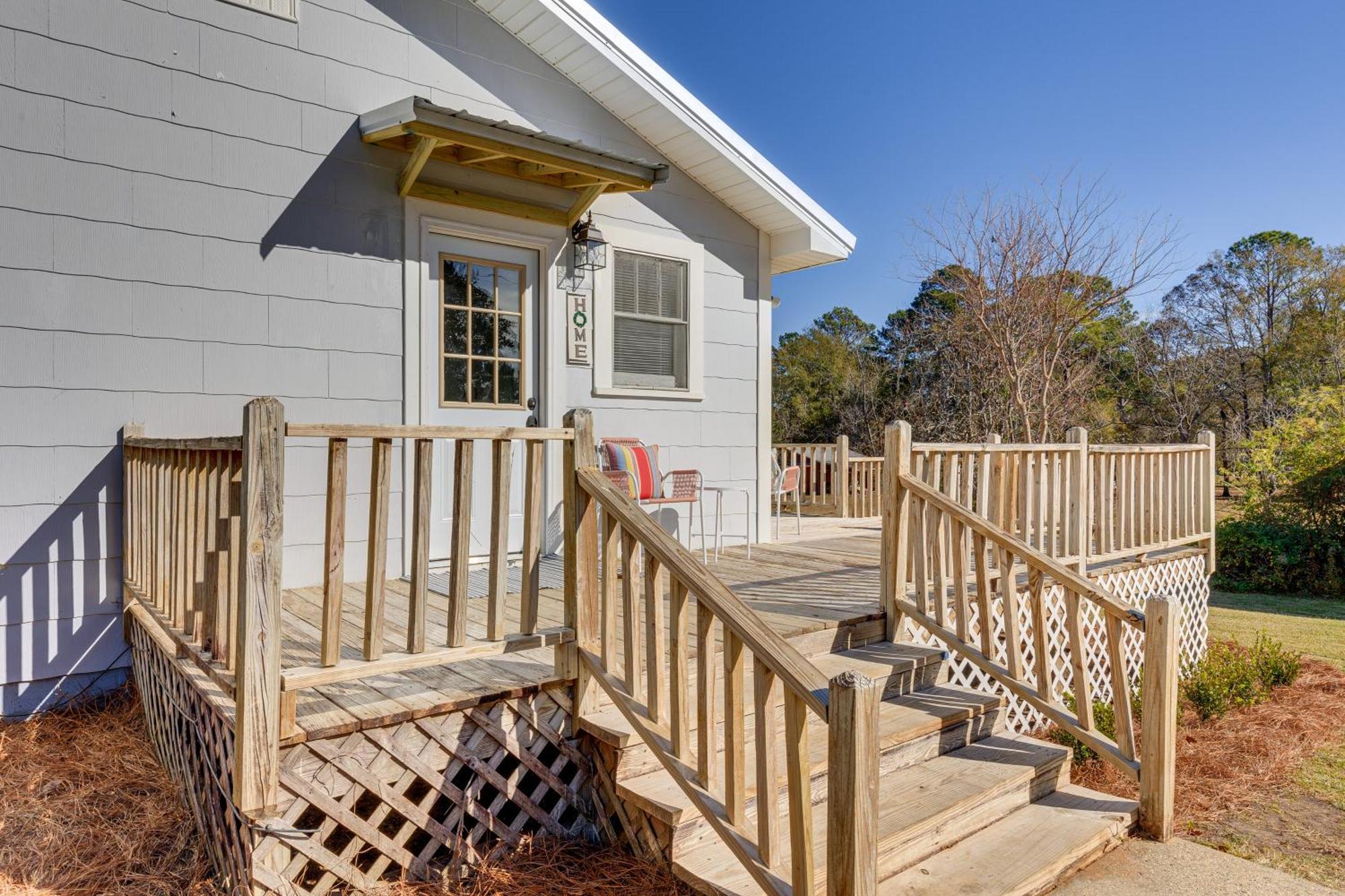 Quiet Grove Hill Cottage With Wraparound Deck! المظهر الخارجي الصورة