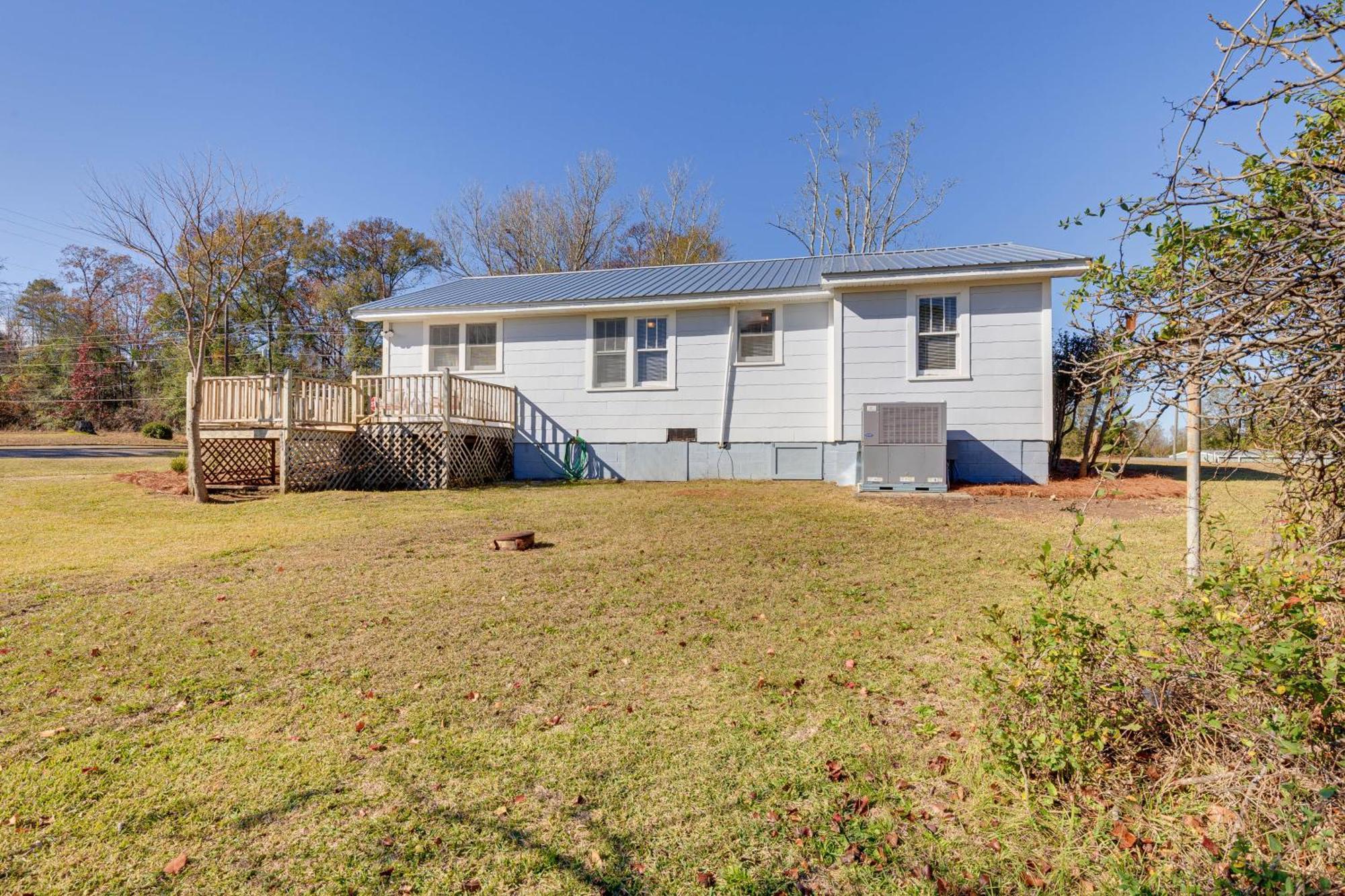 Quiet Grove Hill Cottage With Wraparound Deck! المظهر الخارجي الصورة